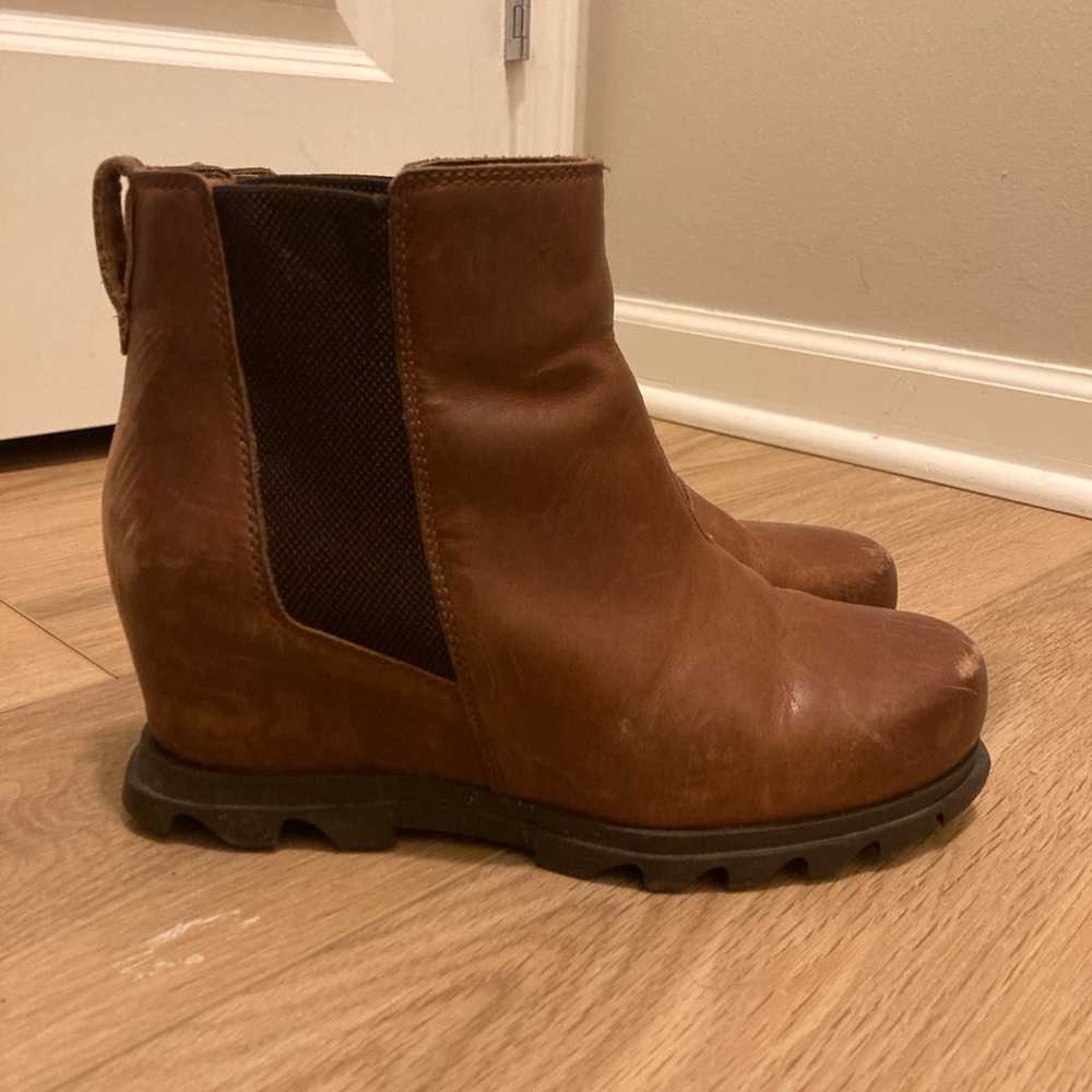 Sorel Joan of Arctic Brown leather wedge boot
